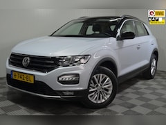 Volkswagen T-Roc - 1.0 TSI Style / Adap. Cruise / Carplay / Trekhaak /Camera / NL auto / 1 eigenaar
