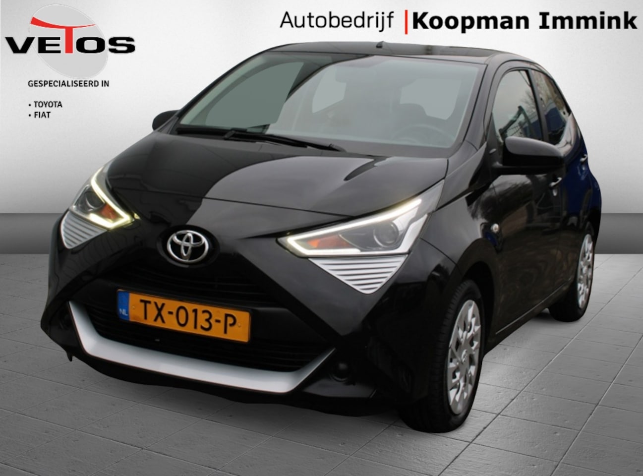 Toyota Aygo - 1.0 VVT-i x-play + Navigatie - AutoWereld.nl
