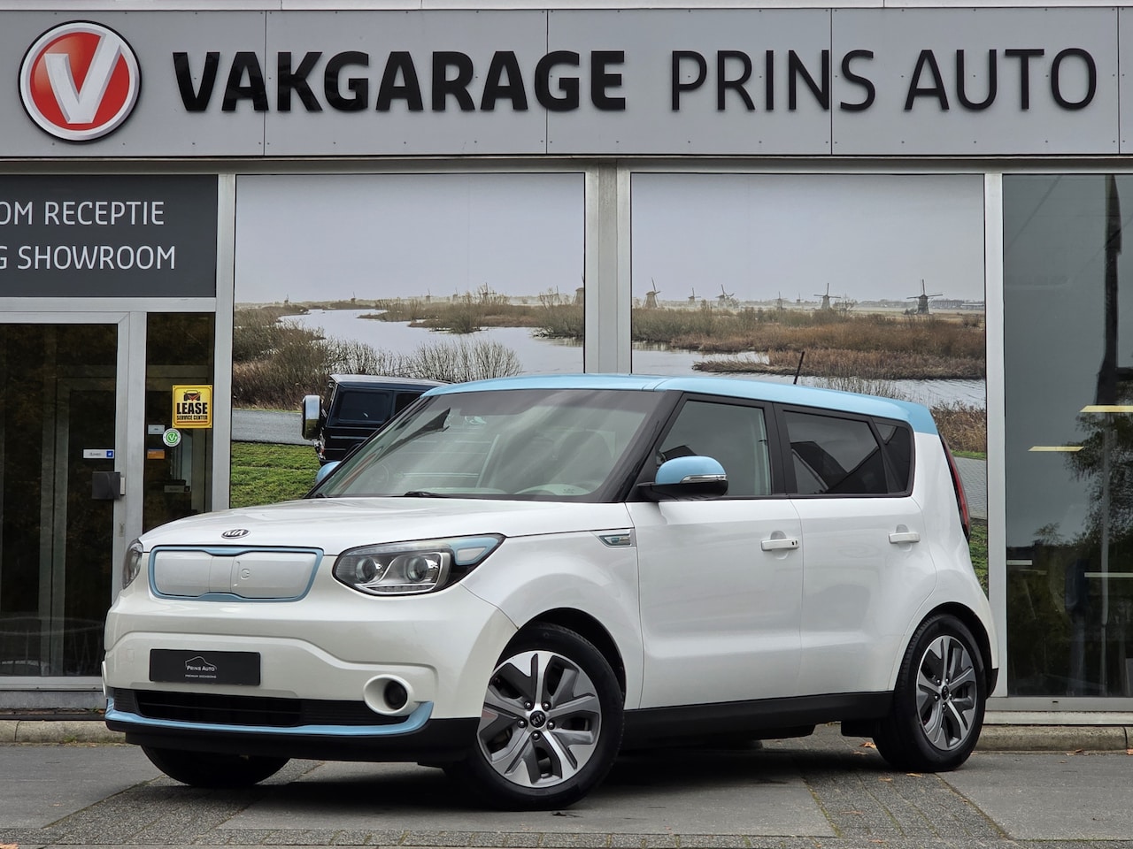 Kia e-Soul - EV ExecutiveLine 27 kWh |CAMERA|STOELVERW.|KEYLESS|NAVI| 3854 - AutoWereld.nl
