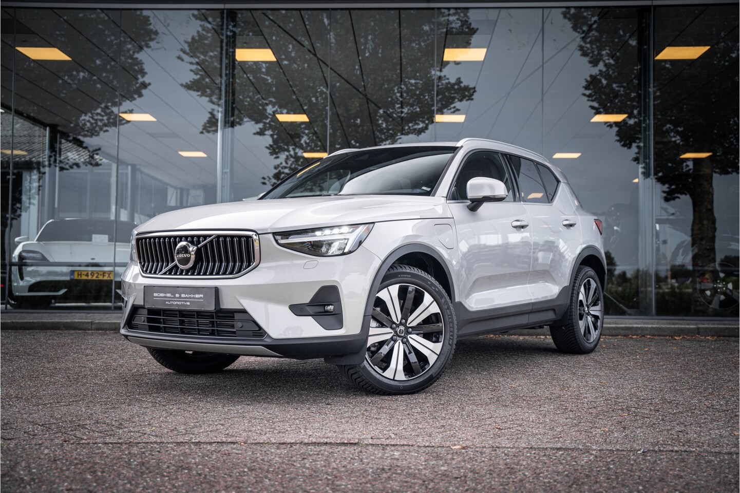 Volvo XC40 - 1.5 T4 Plug-in hybrid Core Bright ** Leder/Alcantara ** Camera ** 19inch - AutoWereld.nl