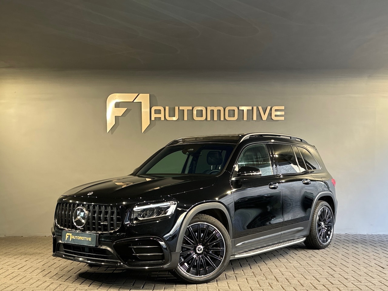 Mercedes-Benz GLB - 200 AMG 7p Pano|Sfeer|Trekhaak|Night|GLB35 - AutoWereld.nl