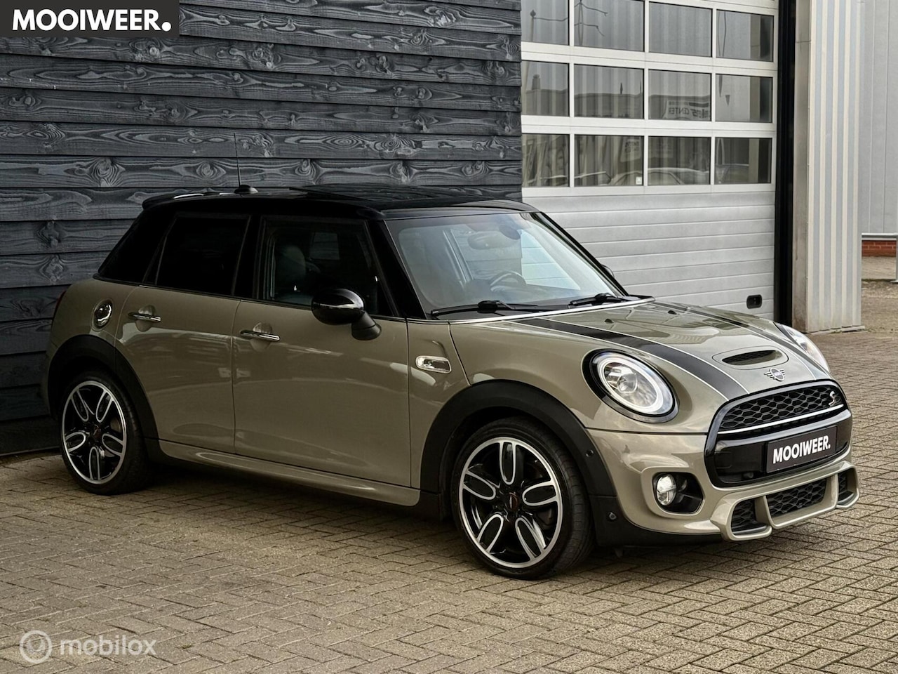 MINI Cooper S - Mini 2.0 Chili | JCW pakket | Pano | Emerald Grey - AutoWereld.nl