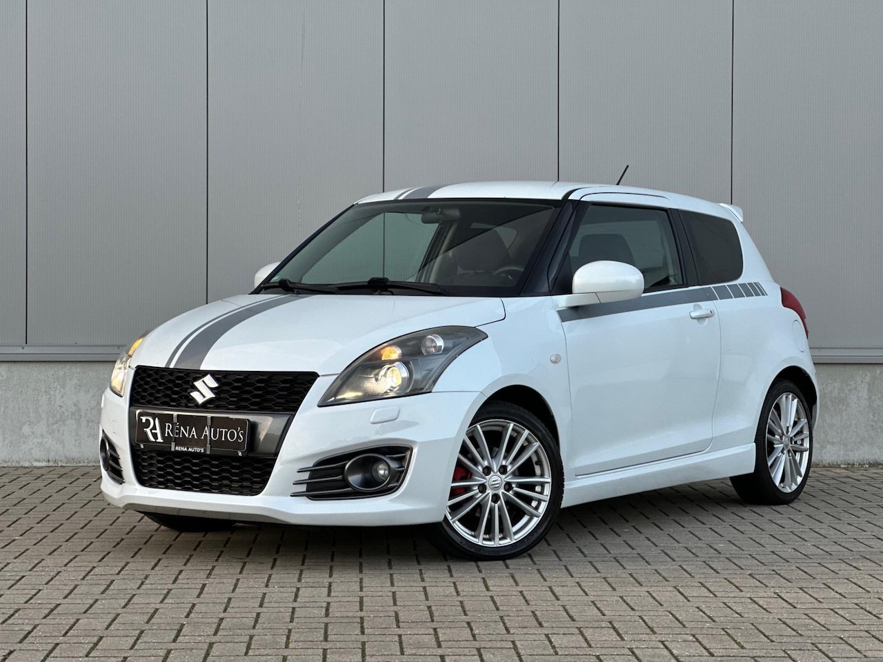 Suzuki Swift - 1.6 Sport | Airco | Cruise | Keyless | Xenon | - AutoWereld.nl