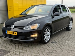 Volkswagen Golf - 1.2 TSI Highline Bj 2016 5Drs Navi Pdc v+a Camera Nette auto