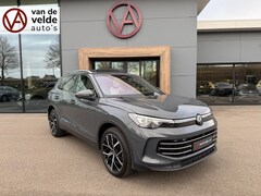 Volkswagen Tiguan - 1.5 eHybrid Elegance | Panoramadak | Head-up | 20 inch | Trekhaak | 360 camera | Rijklaar