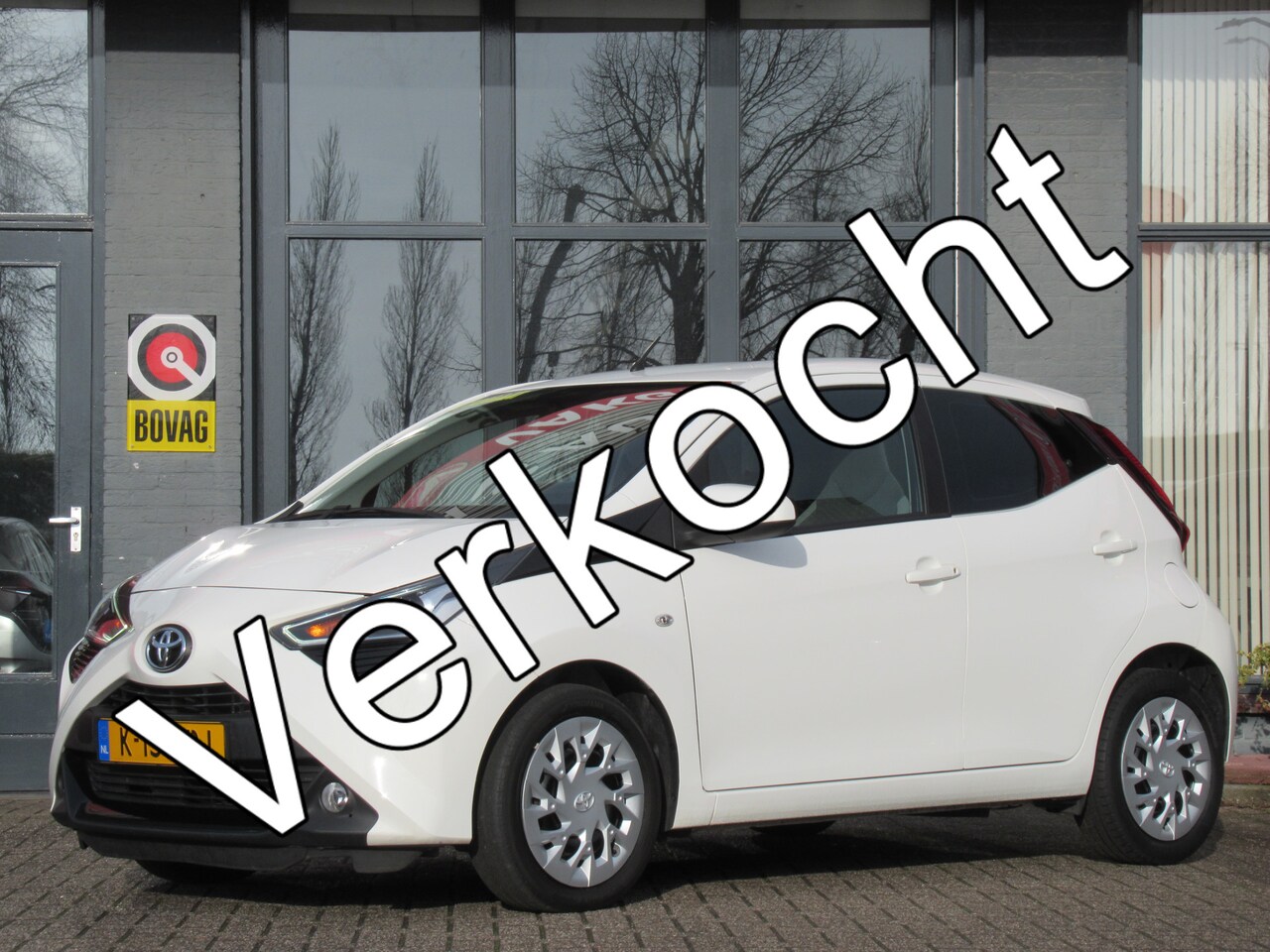 Toyota Aygo - 1.0 VVT-i x-play| Automaat| | Airco | Android Auto | Parkeercamera | Incl. BOVAG Garantie - AutoWereld.nl
