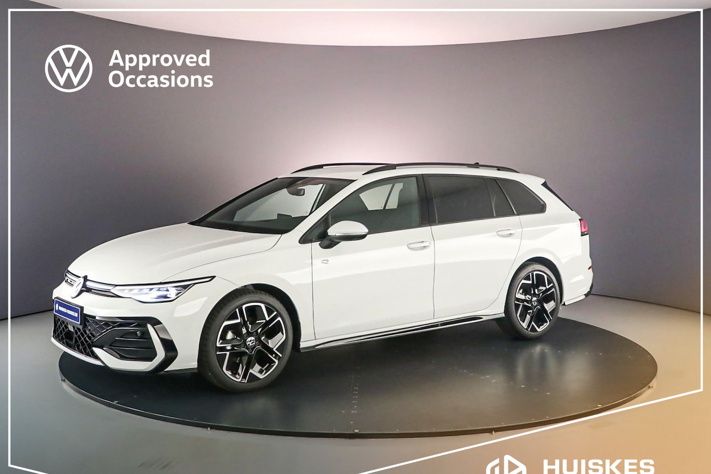 Volkswagen Golf Variant - R-Line Edition 1.5 eTSI 115pk DSG Automaat Adaptive cruise control, LED matrix koplampen, - AutoWereld.nl