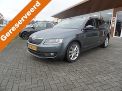 Skoda Octavia Combi - 1.6 TDI Elegance Businessline Automaat