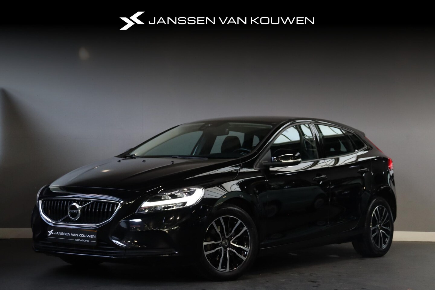Volvo V40 - 2.0 D2 Nordic+ Navigatie Stoelverwarming 100% Dealeronderhouden - AutoWereld.nl
