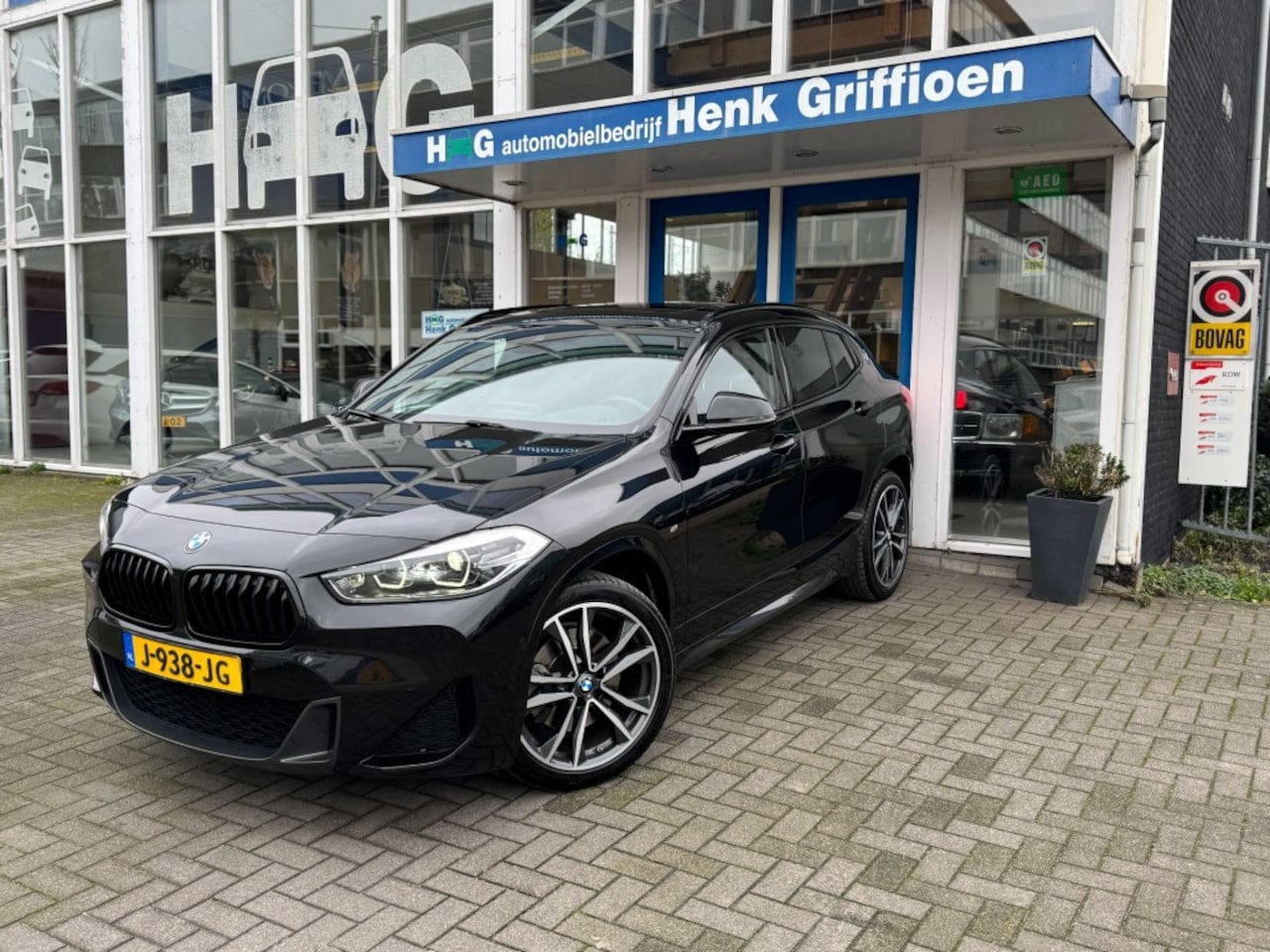 BMW X2 - X2 sDrive20i High Executive Msport I Panorama I Leer I Stoelverw. I Camera - AutoWereld.nl