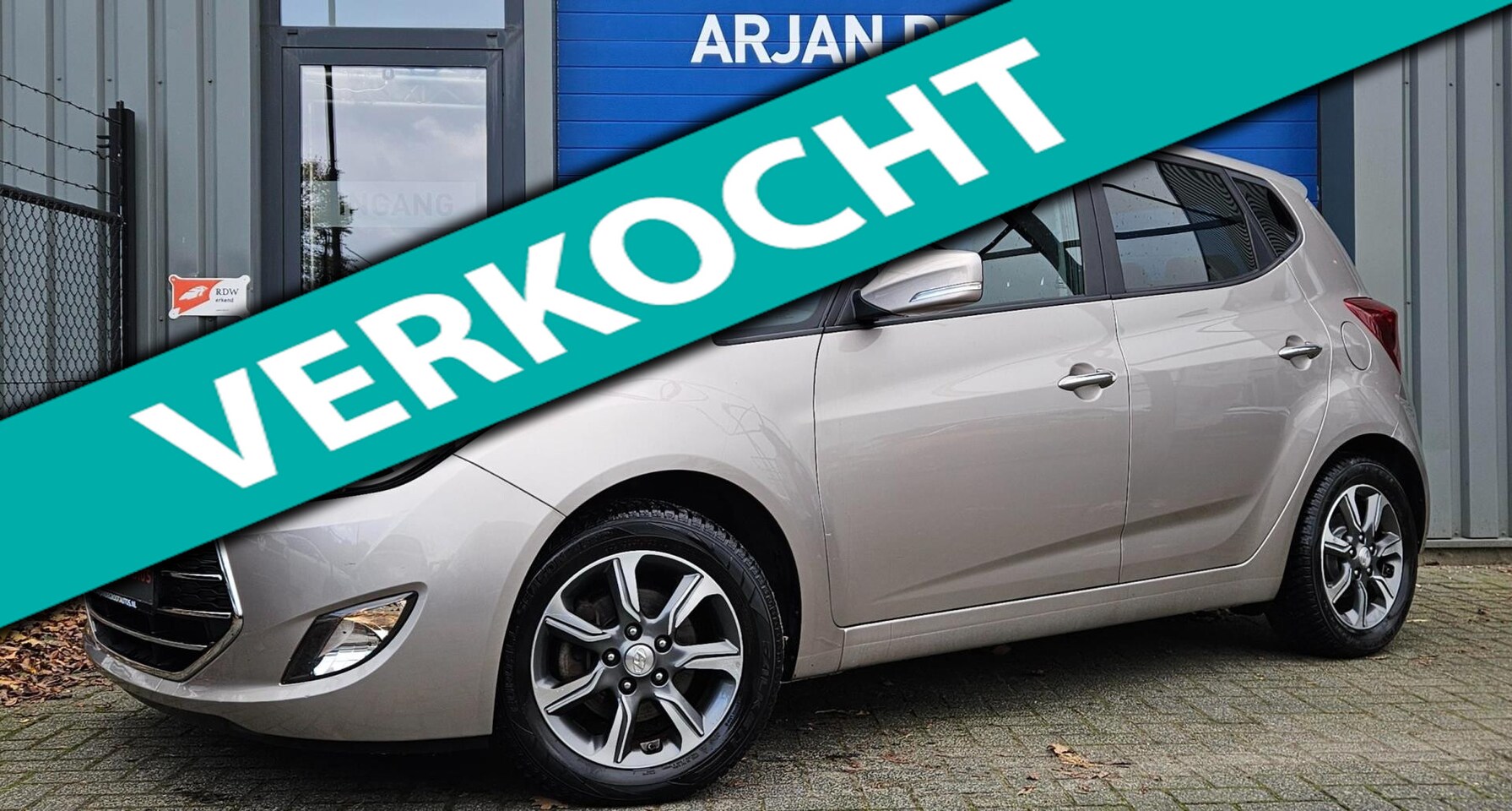 Hyundai ix20 - 1.6i 125PK AUTOMAAT Clima Cruise Navi Camera Hoge instap - AutoWereld.nl