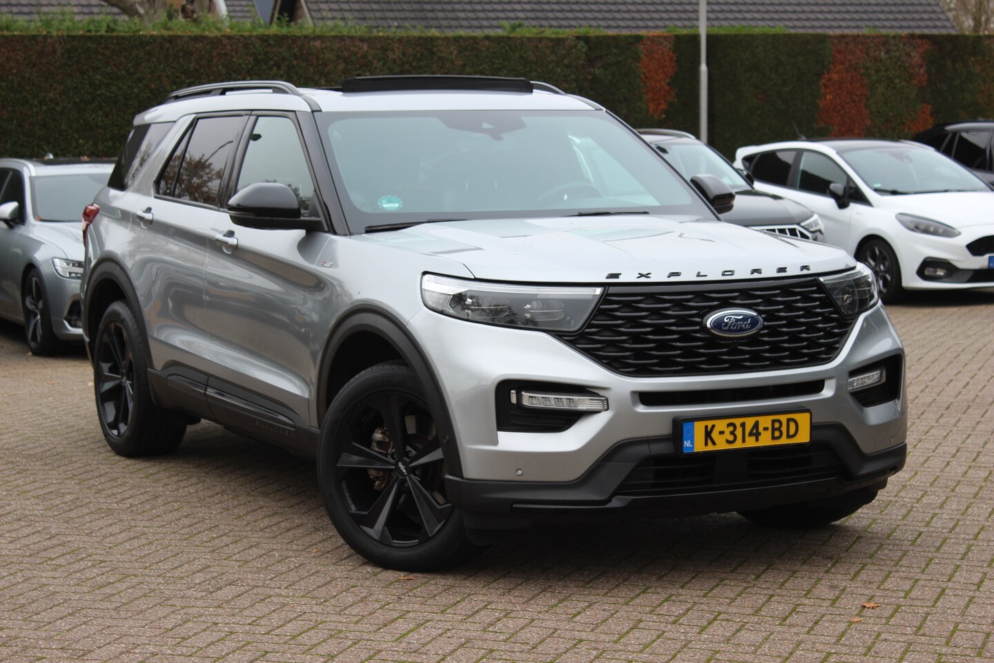 Ford Explorer - 3.0 V6 EcoBoost PHEV ST-Line / Trekhaak / Panoramadak / 360Camera / Keyless / 20'' / Leder - AutoWereld.nl