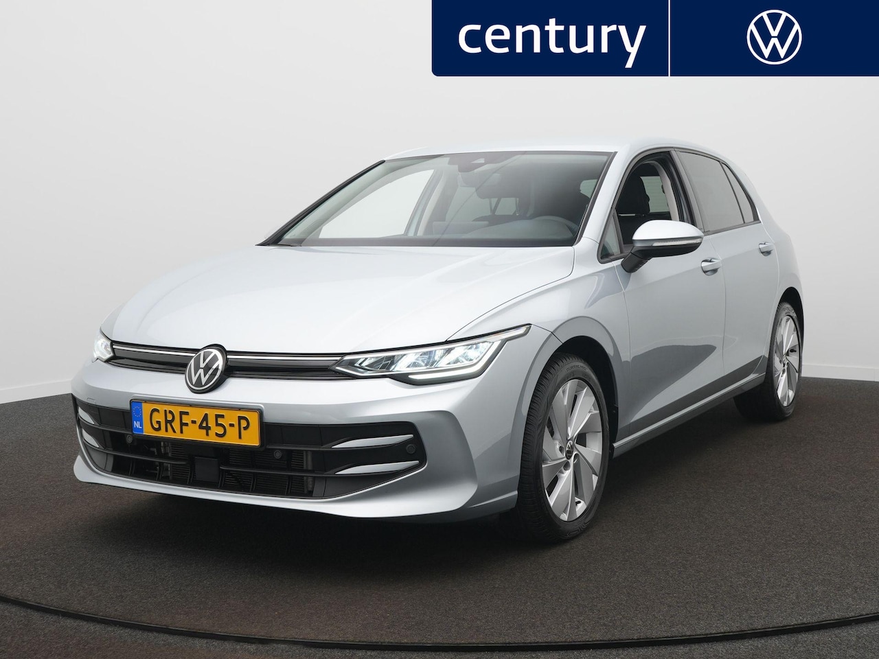 Volkswagen Golf - 1.5 TSI Oranje Edition Adaptive cruise / App-Connect / Achteruitrijcamera - AutoWereld.nl
