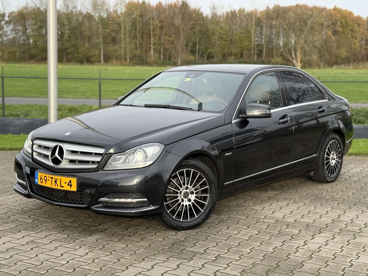 Mercedes-Benz C-klasse - 200 Premium Edition Automaat, leder, cruise, NL auto ! - AutoWereld.nl