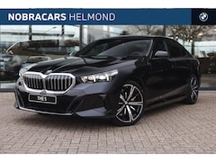 BMW 5-serie - 530e M Sport Automaat / Trekhaak / Adaptieve LED / Parking Assistant Plus / Live Cockpit P