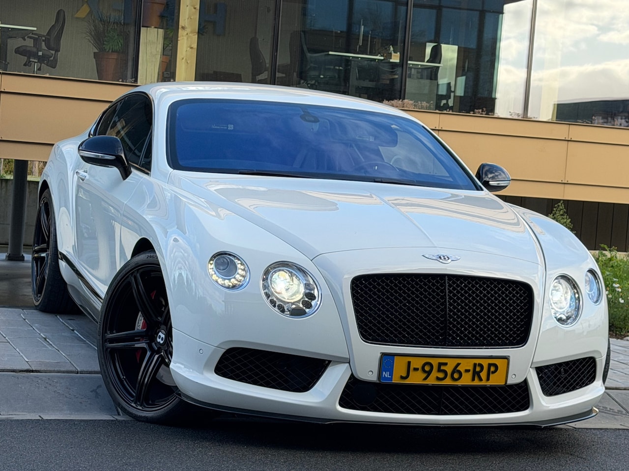Bentley Continental GT - 4.0 V8 Coupe 510PK+ 22'Vossen Spoiler - AutoWereld.nl