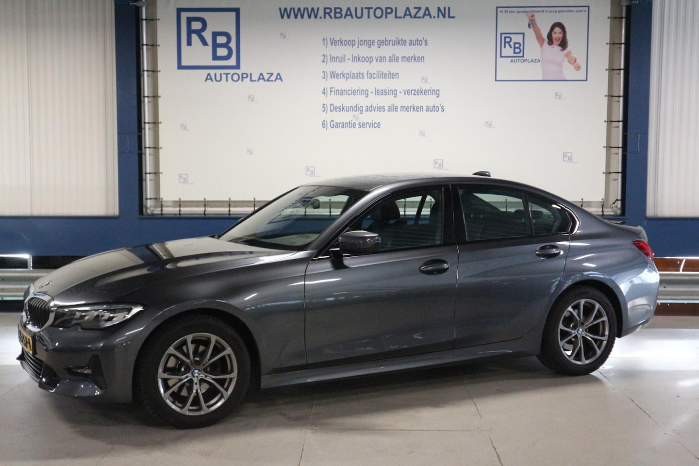 BMW 3-serie - 320i Executive Edition 12 MAANDEN GARANTIE/ DIGI DASH/ BTW'ER - AutoWereld.nl