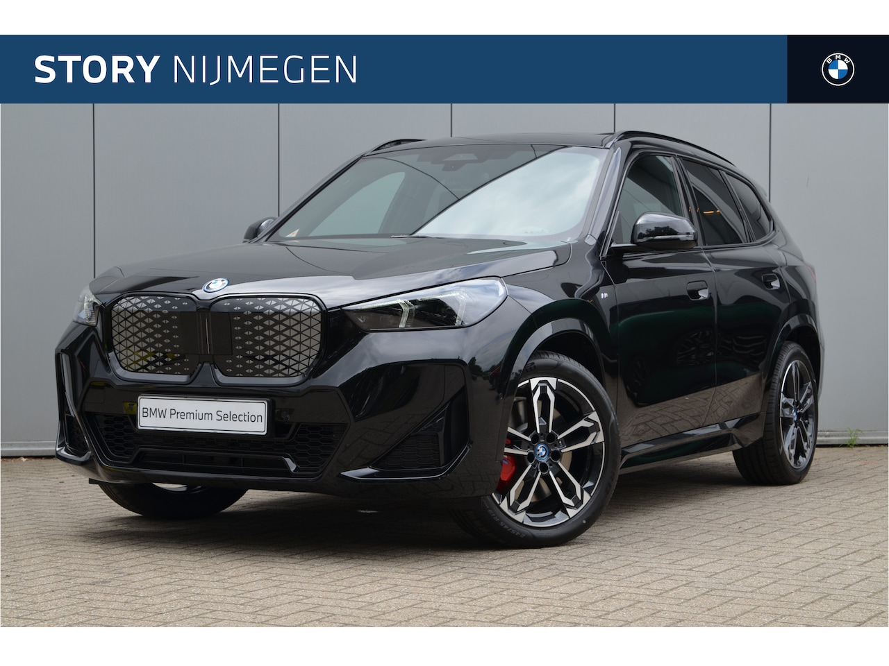 BMW iX1 - eDrive20 M Sport / Panoramadak / Achteruitrijcamera / Sportstoelen / M Adaptief onderstel - AutoWereld.nl