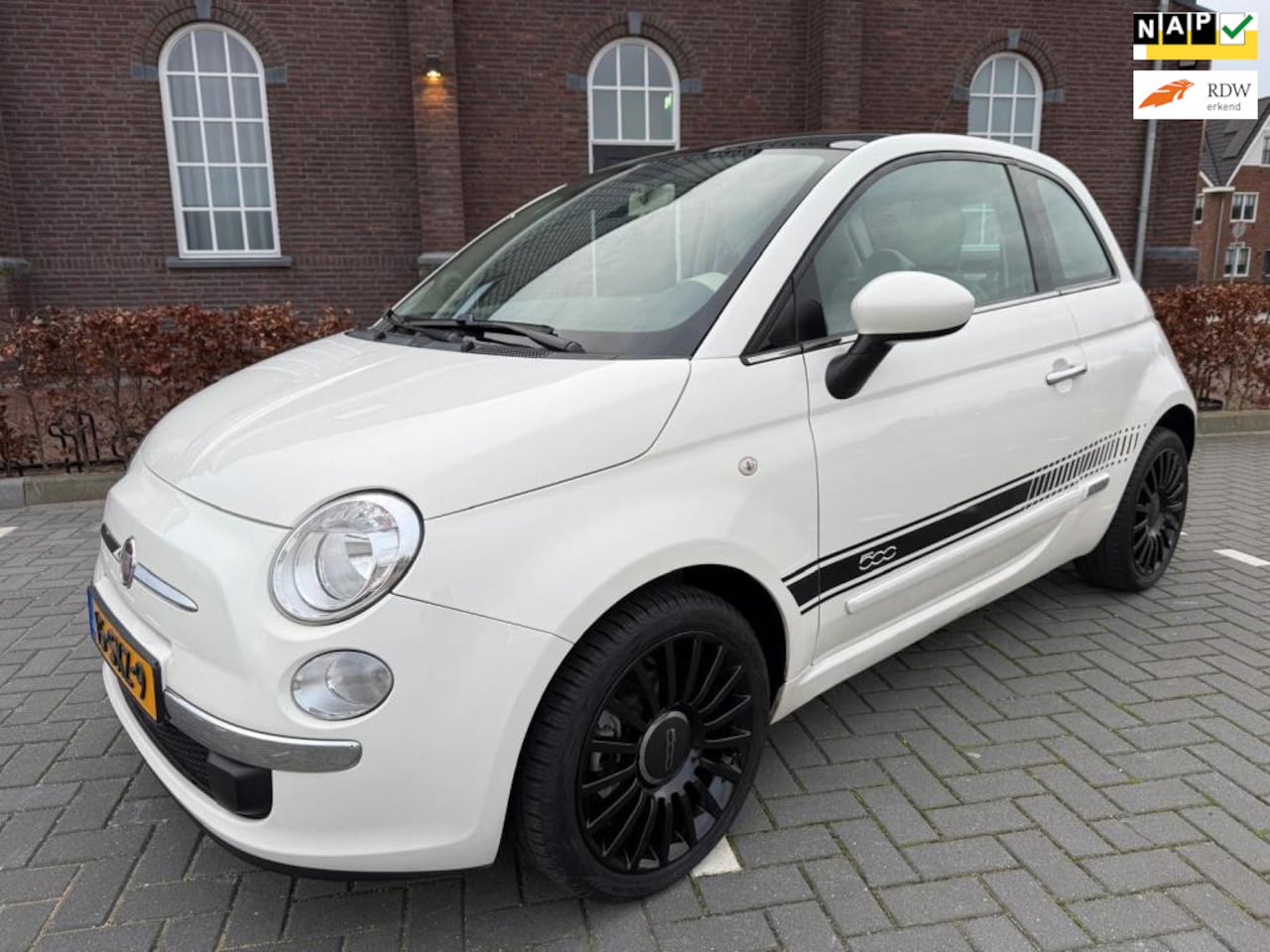 Fiat 500 - 1.2 Lounge PANODAK/NWE DISTRIBUTIE/AIRCO/92268 KM - AutoWereld.nl