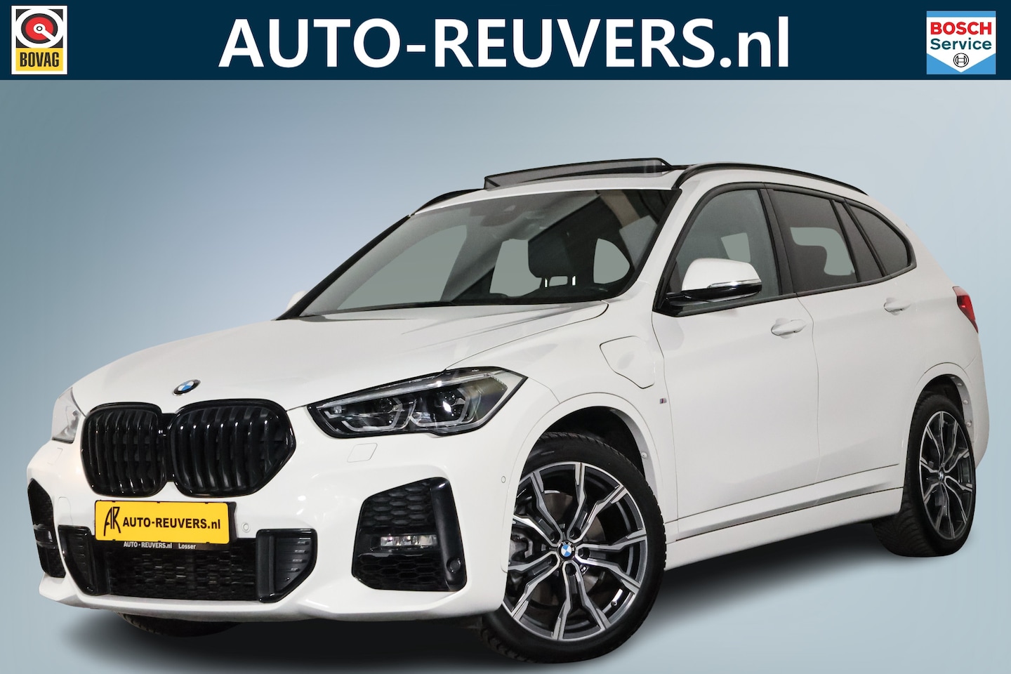 BMW X1 - xDrive25e M-Sport / Pano / HUD / Pilot assist / Harmankardon - AutoWereld.nl