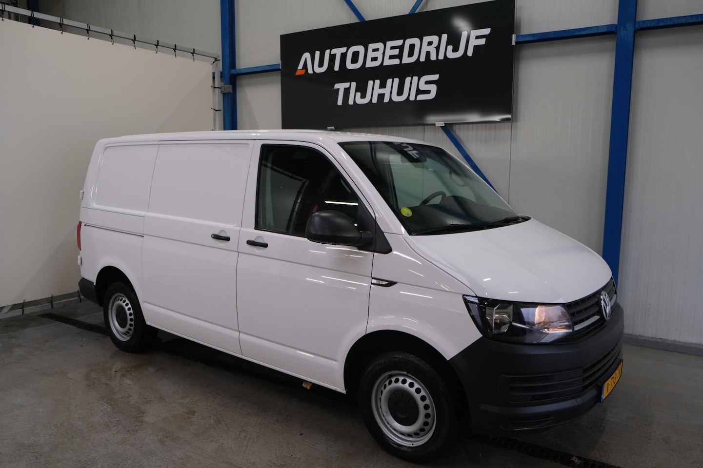 Volkswagen Transporter - 2.0 TDI L1H1 Comfortline > MARGE < - N.A.P. Airco, Cruise, Trekhaak. - AutoWereld.nl