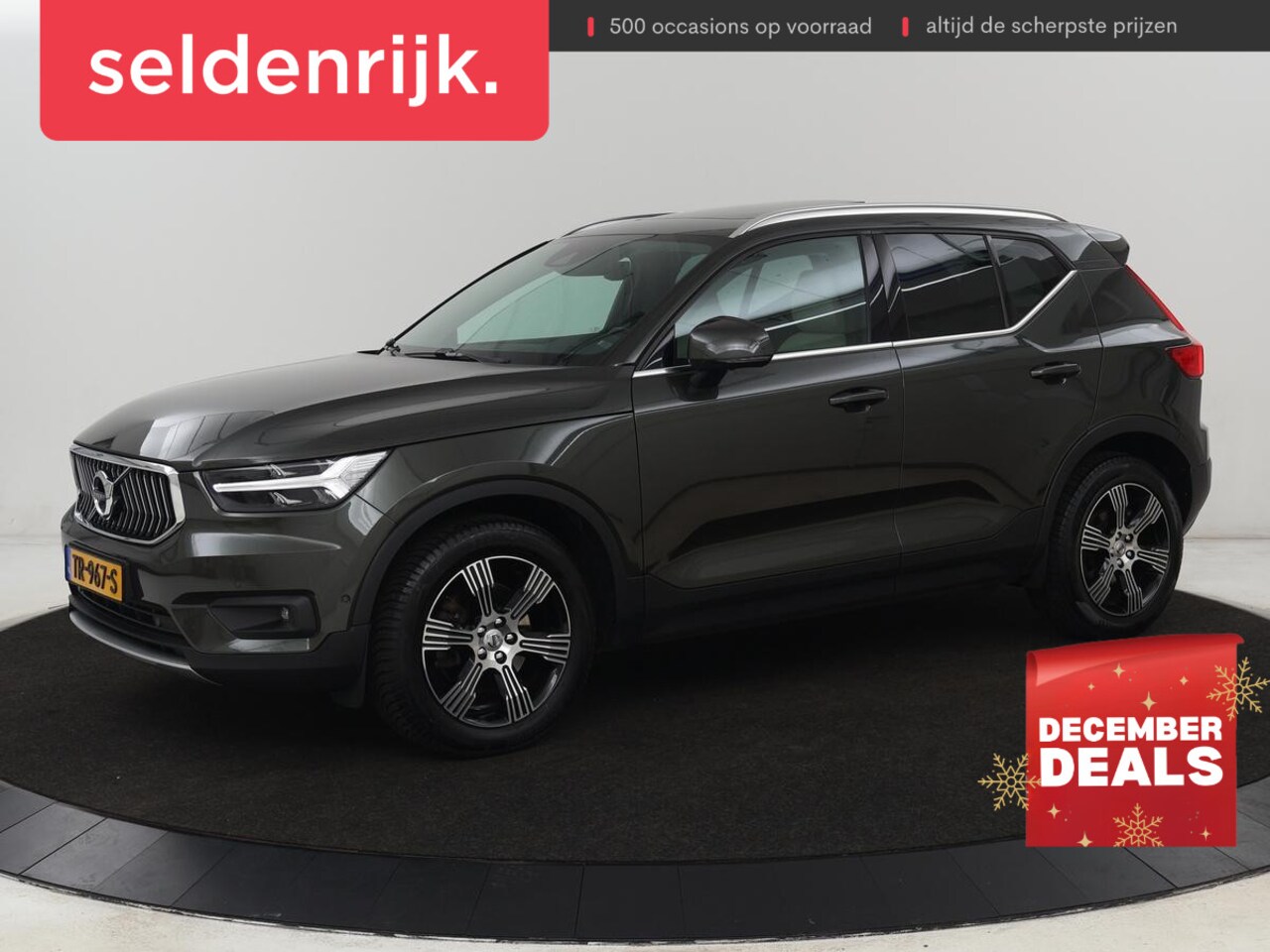 Volvo XC40 - 2.0 T4 Inscription | Panoramadak | Leder | Adaptive cruise | Trekhaak | Stoelverwarming | - AutoWereld.nl