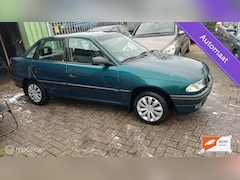 Opel Astra - 1.6i-16V GL