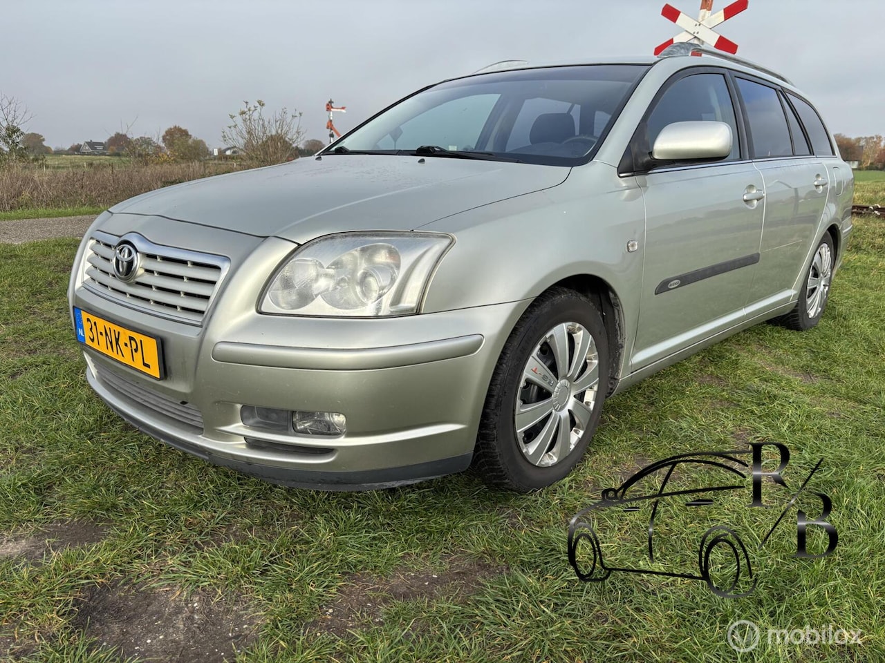 Toyota Avensis Wagon - 1.8 VVTi Linea Luna AIRCO PARK SENS TREKHAAK - AutoWereld.nl