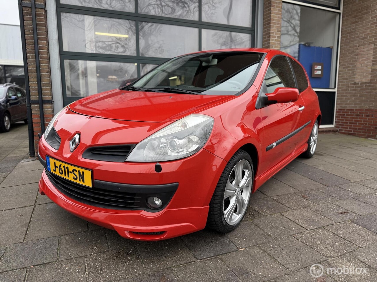 Renault Clio - 2.0-16V Initiale / Automaat! / 109Dkm! / 140PK / - AutoWereld.nl