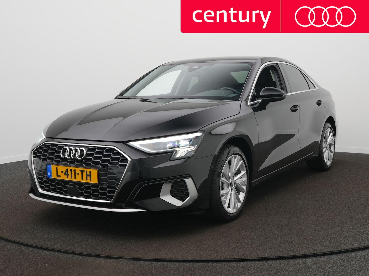 Audi A3 Limousine - 30 TFSI Business edition | Navigatie | Adaptive Cruise | PDC voor + achter | 17" LM - AutoWereld.nl