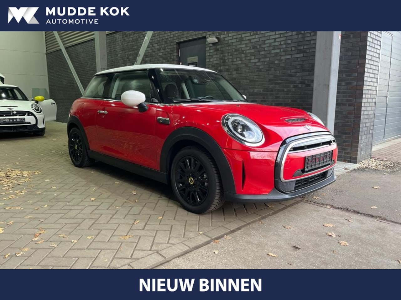 MINI Cooper - Classic Trim 33 kWh | Stoelverwarming | Navigatie | Apple Carplay | Parkeersensoren | Half - AutoWereld.nl