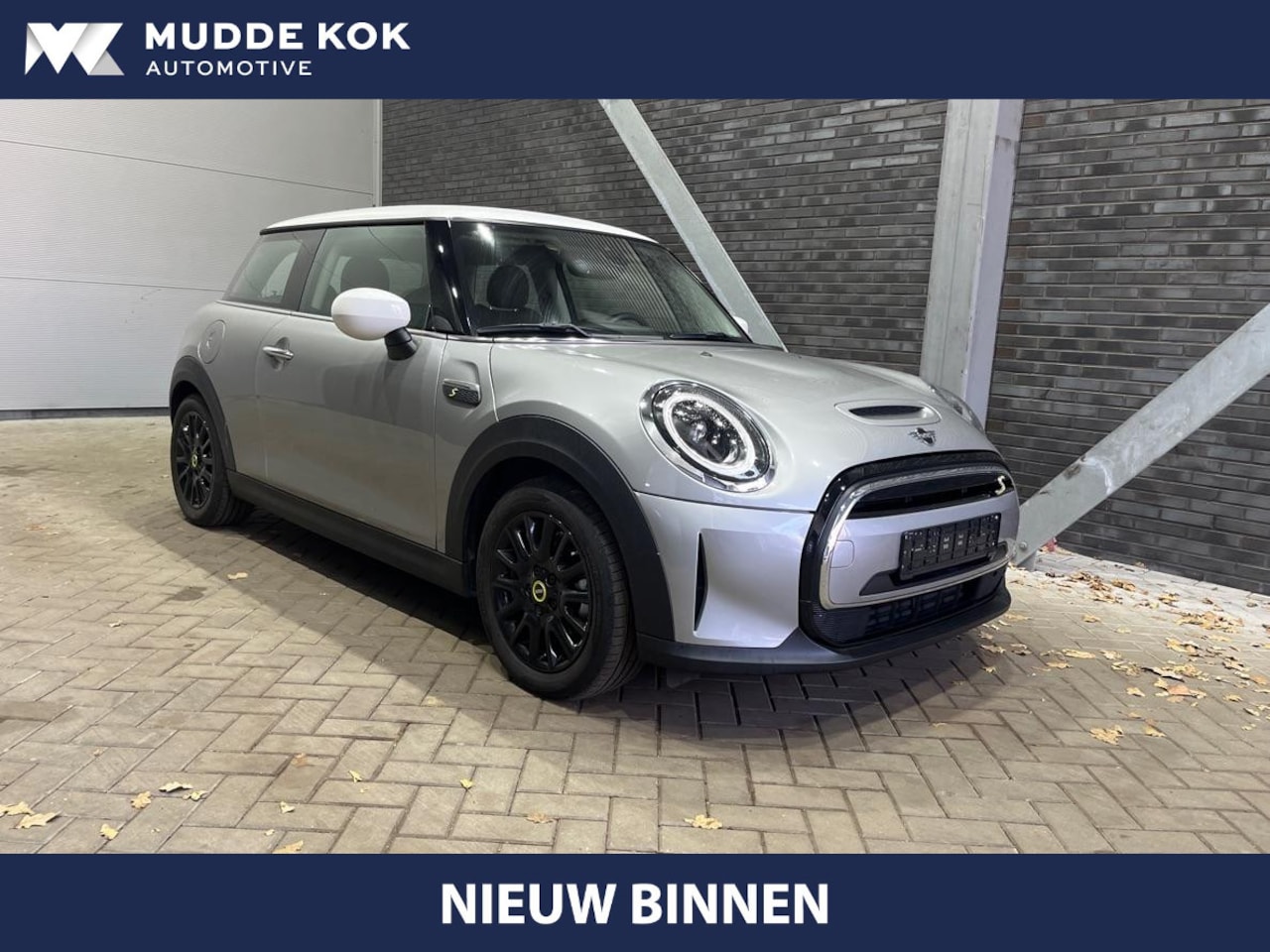 MINI Cooper - Classic Trim 33 kWh | Stoelverwarming | Navigatie | Apple Carplay | Parkeersensoren | Half - AutoWereld.nl