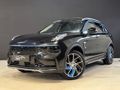Lynk & Co 01 - 1.5 | Panoramadak | Adaptive cruise | Camera | Stoelverwarming | Carplay | Sfeerverlichtin