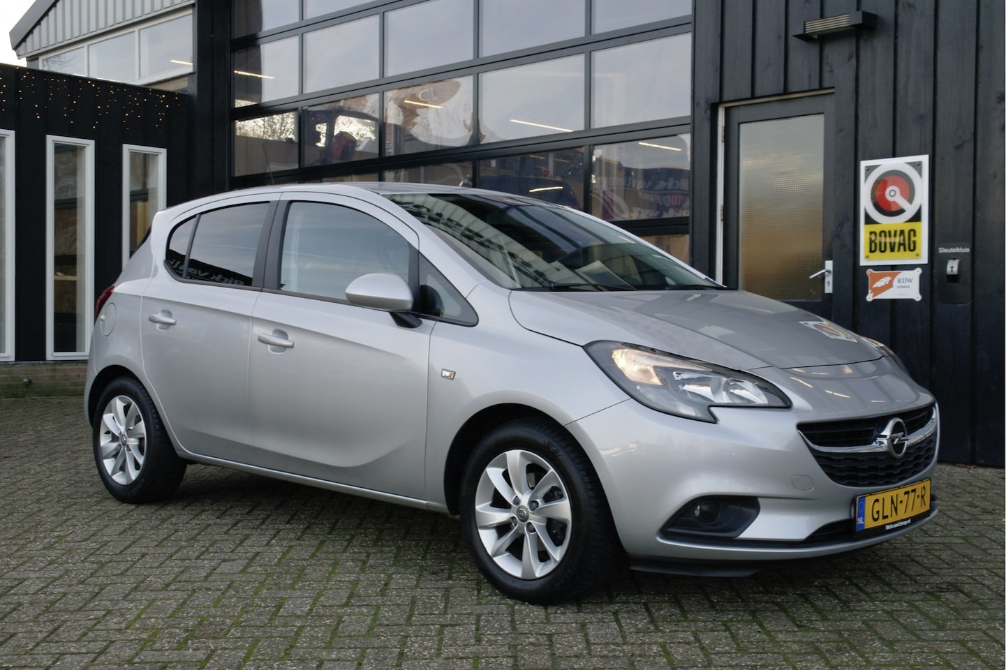 Opel Corsa - 1.4 Edition | Cruise | Stoel + Stuur Verwarming | Airco | 5-Deurs - AutoWereld.nl