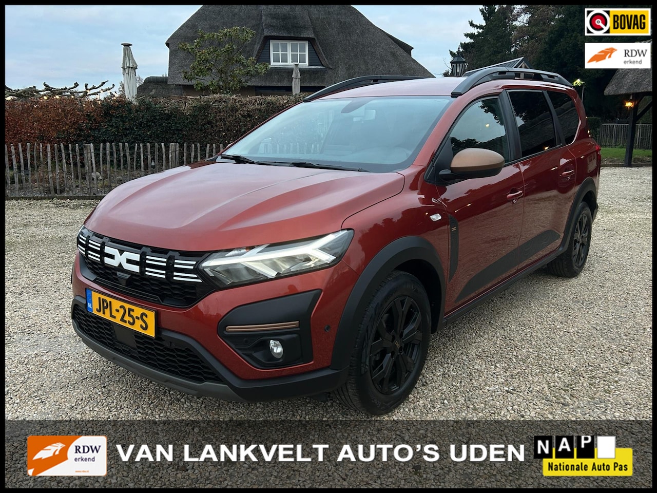 Dacia Jogger - 1.0 TCe Extreme stoelverw, trekhaak apple carpl - AutoWereld.nl