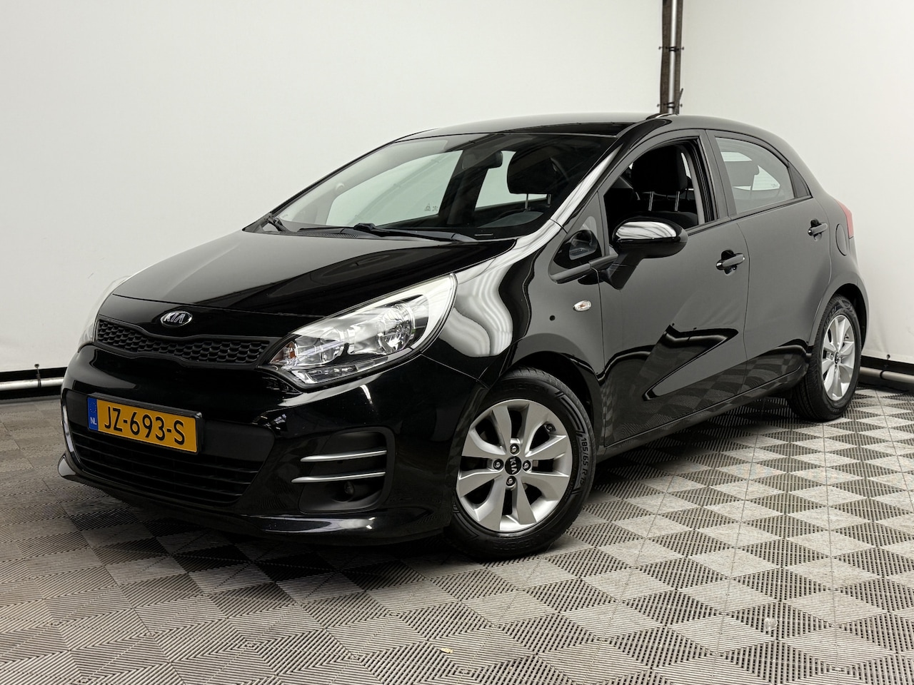 Kia Rio - 1.2 CVVT ComfortPlusLine Navigator 5-drs Camera NL Auto - AutoWereld.nl