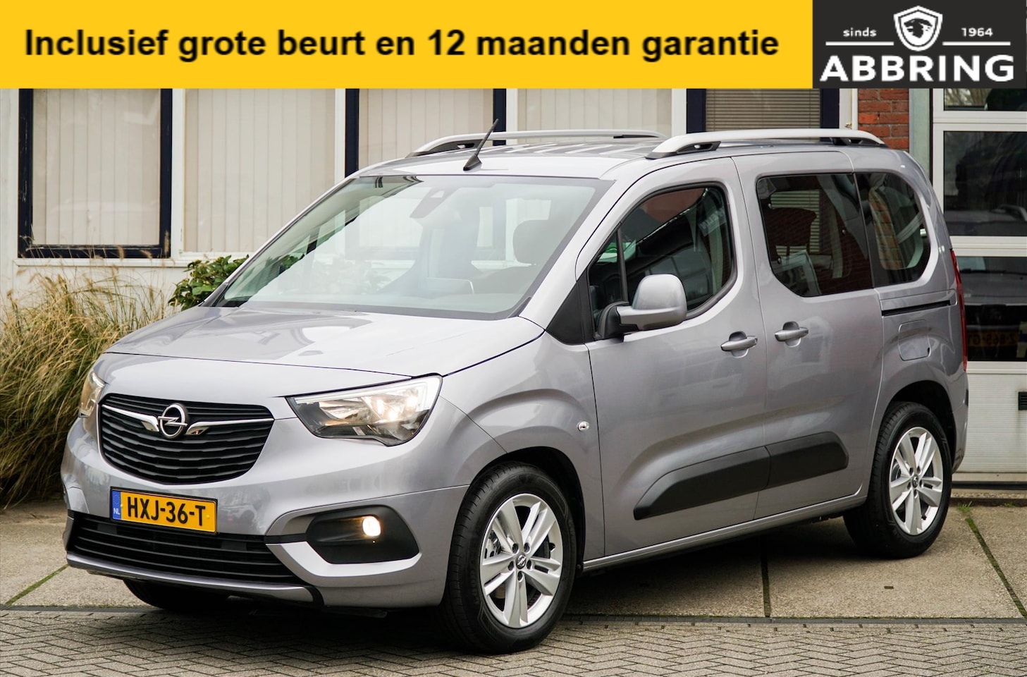 Opel Combo Life - climate, camera, trekhaak - AutoWereld.nl