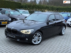 BMW 1-serie - 118i Business+|Nieuwe Ketting + Klepseals|Leder|Navigatie|Cruise control|Xenon|Climate con