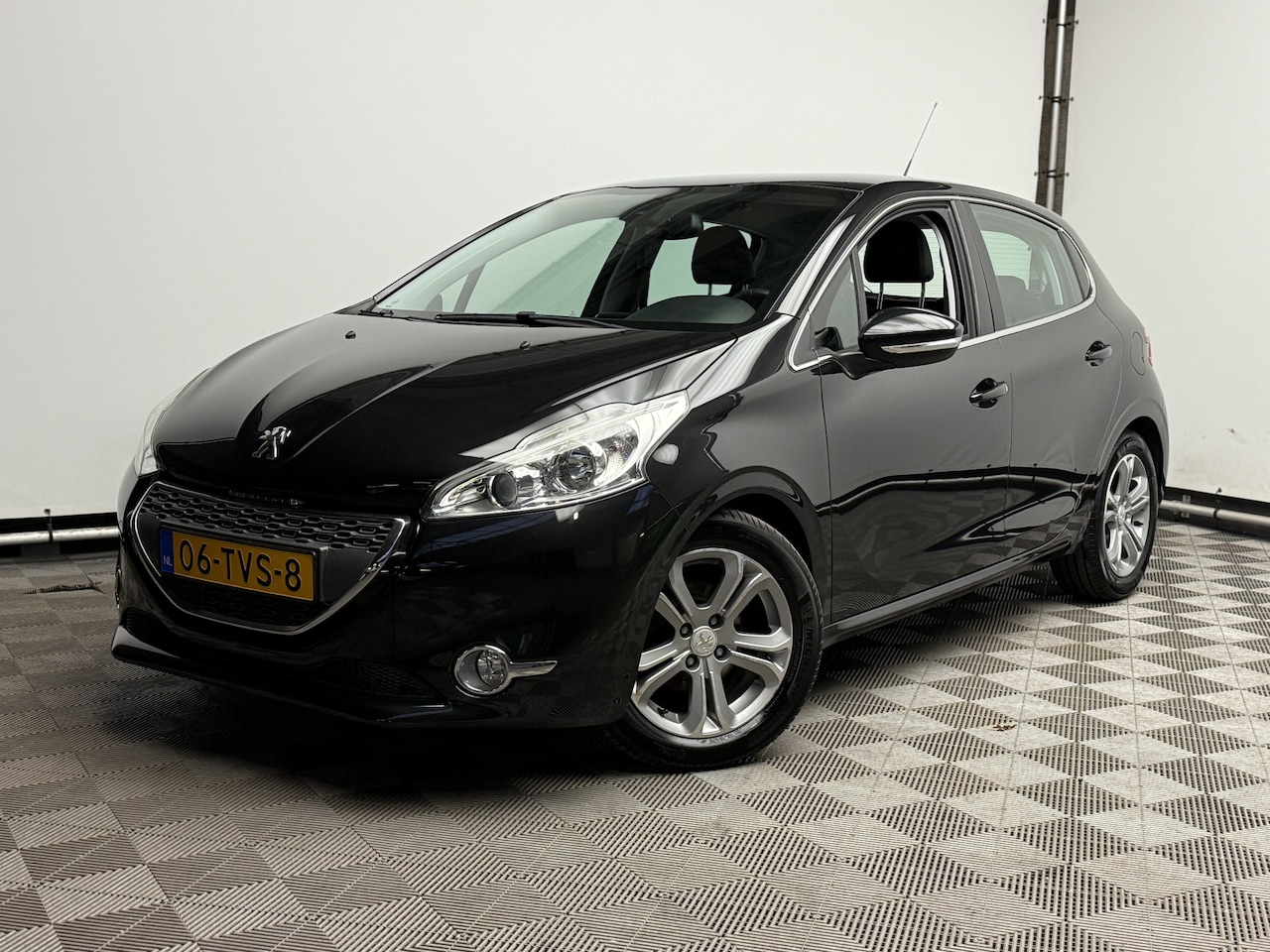 Peugeot 208 - 1.6 VTi Allure 5-drs Leer Navi Cruise 1e Eigenaar - AutoWereld.nl