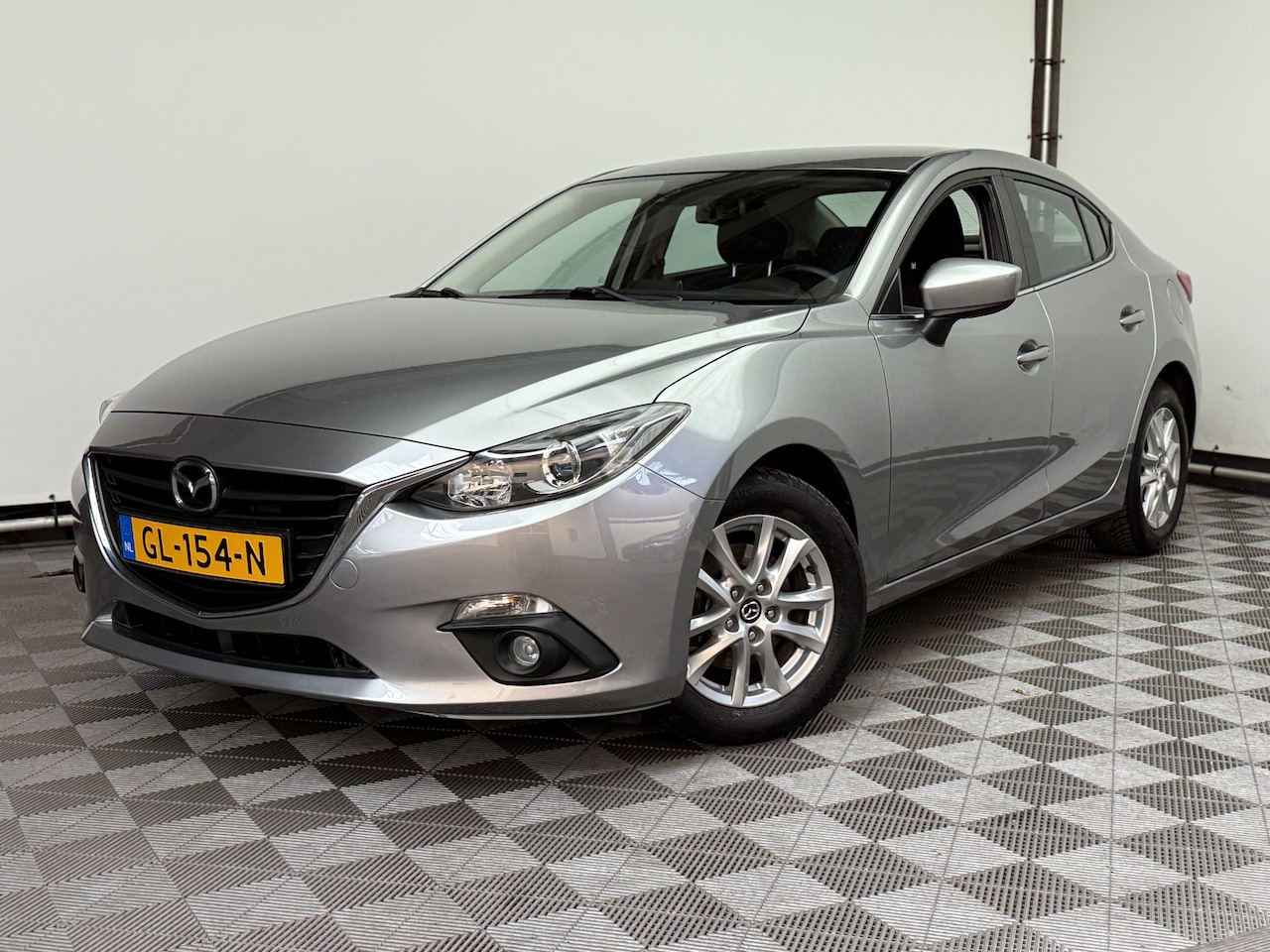 Mazda 3 - 2.0 TS Navi PDC Airco NL Auto - AutoWereld.nl