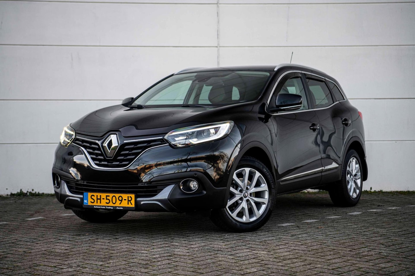 Renault Kadjar - 1.2 TCe 131pk Intens |Navi|Cruise|Camera|Trekhaak|Keyless| - AutoWereld.nl