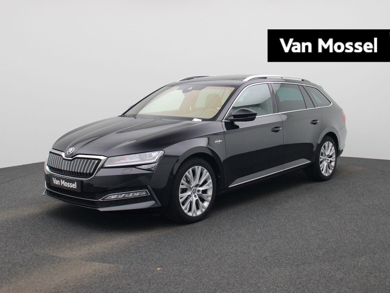 Skoda Superb - 1.4 TSI iV Laurin&Klement 204 PK | Automaat | Stoelverkoeling & Verwarming | Glazen Schuif - AutoWereld.nl