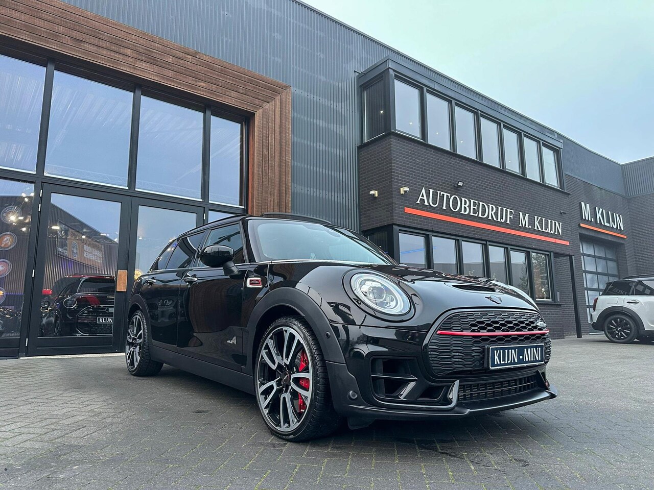 MINI Clubman - Mini 2.0 JCW ALL4 F1 aut 306pk/Virtual cockpit/Pano/Hk/Camera/Btw/Vol - AutoWereld.nl