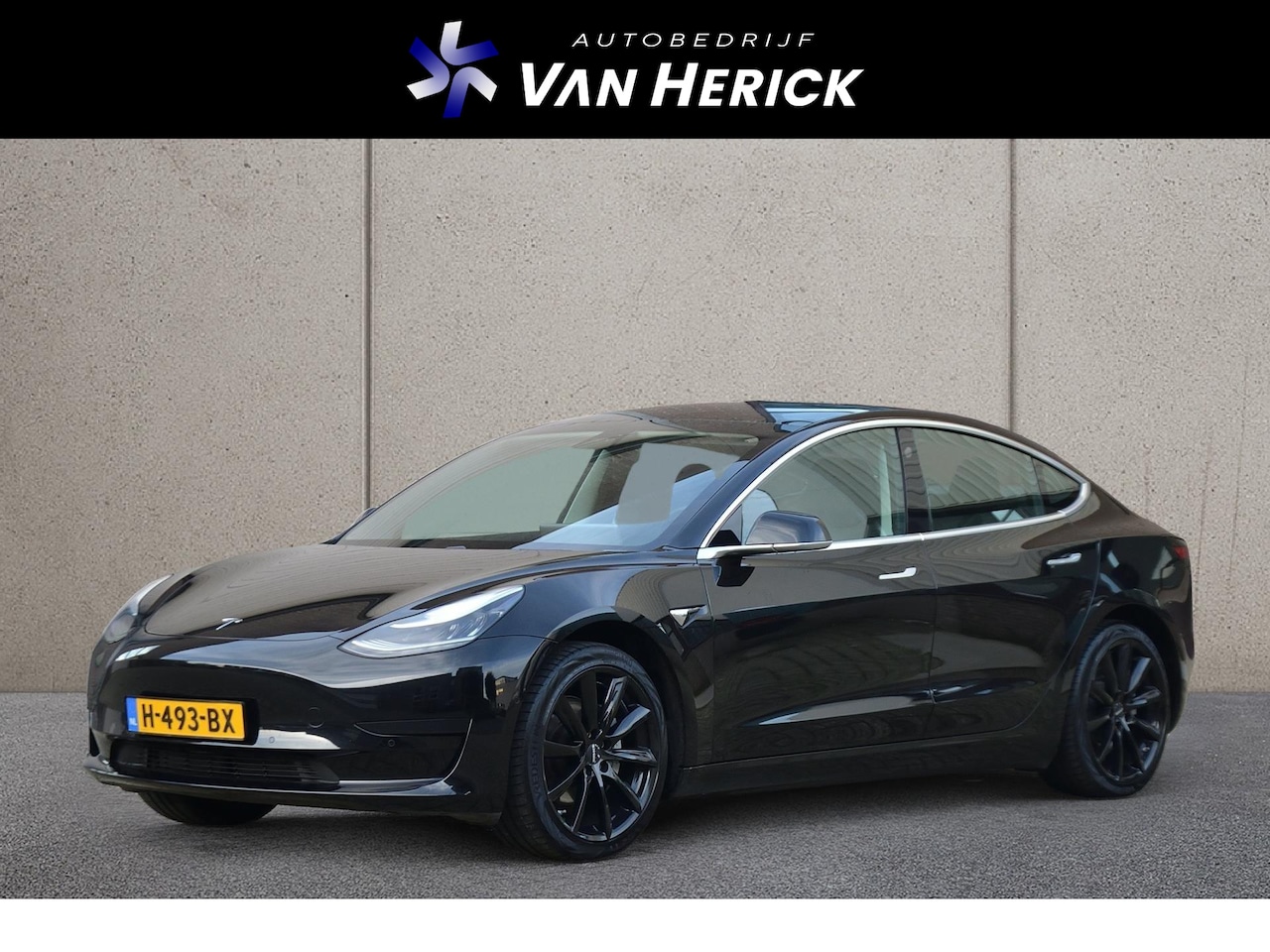Tesla Model 3 - Standard RWD Plus 60 kWh Inc. BTW! | Zwart leer | Trekhaak | Panodak - AutoWereld.nl