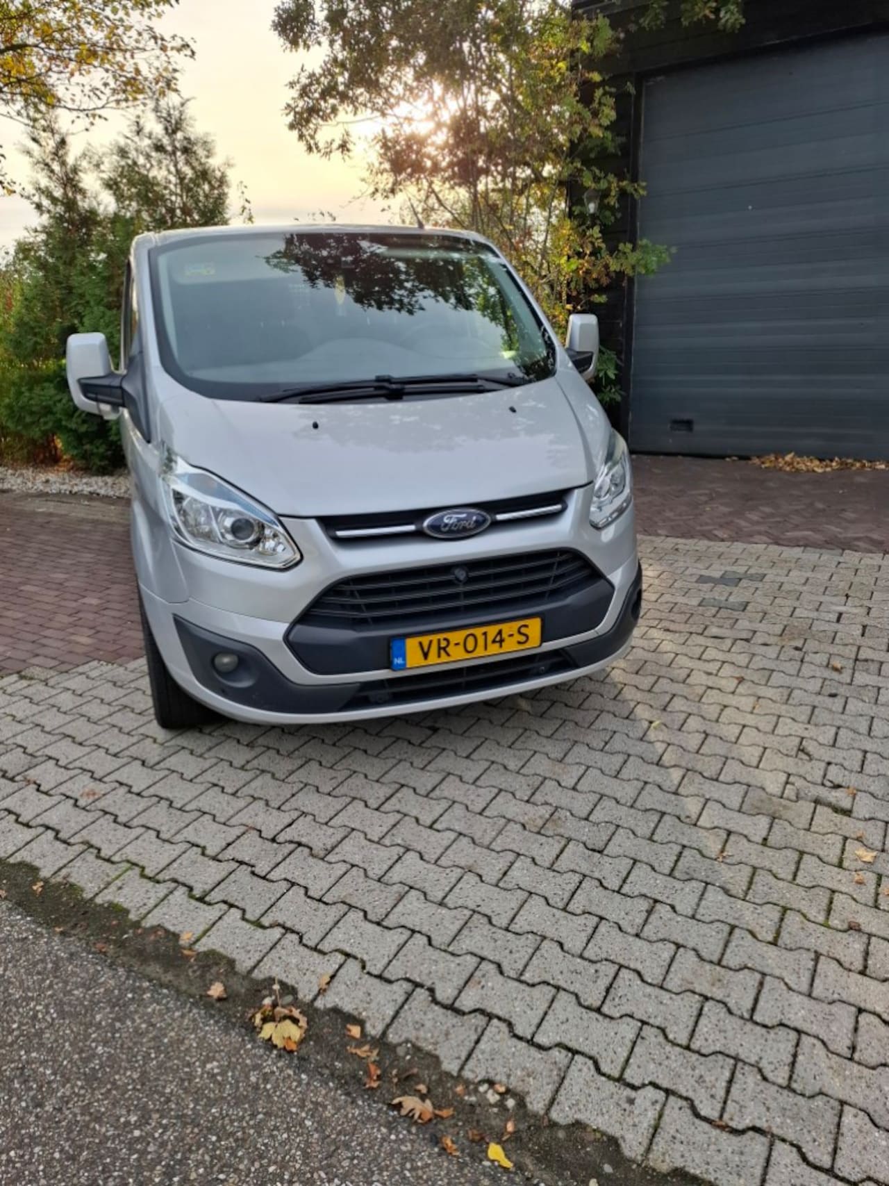 Ford Transit Custom - 270 2.2 TDCI L1H1 Limited 270 2.2 TDCI L1H1 Limited - AutoWereld.nl