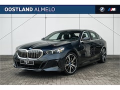 BMW i5 - eDrive40 M Sport / Panoramadak / Trekhaak / Parking Assistant Professional / Adaptieve LED