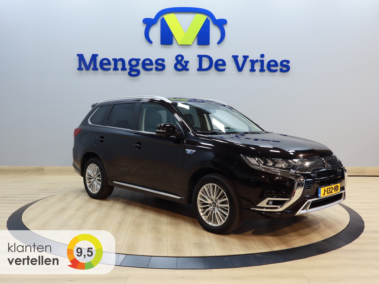 Mitsubishi Outlander - 2.4 PHEV Intense+ Airco ECC | Panorama | 360 Camera | Apple Carplay | Cruise Control | Iso - AutoWereld.nl
