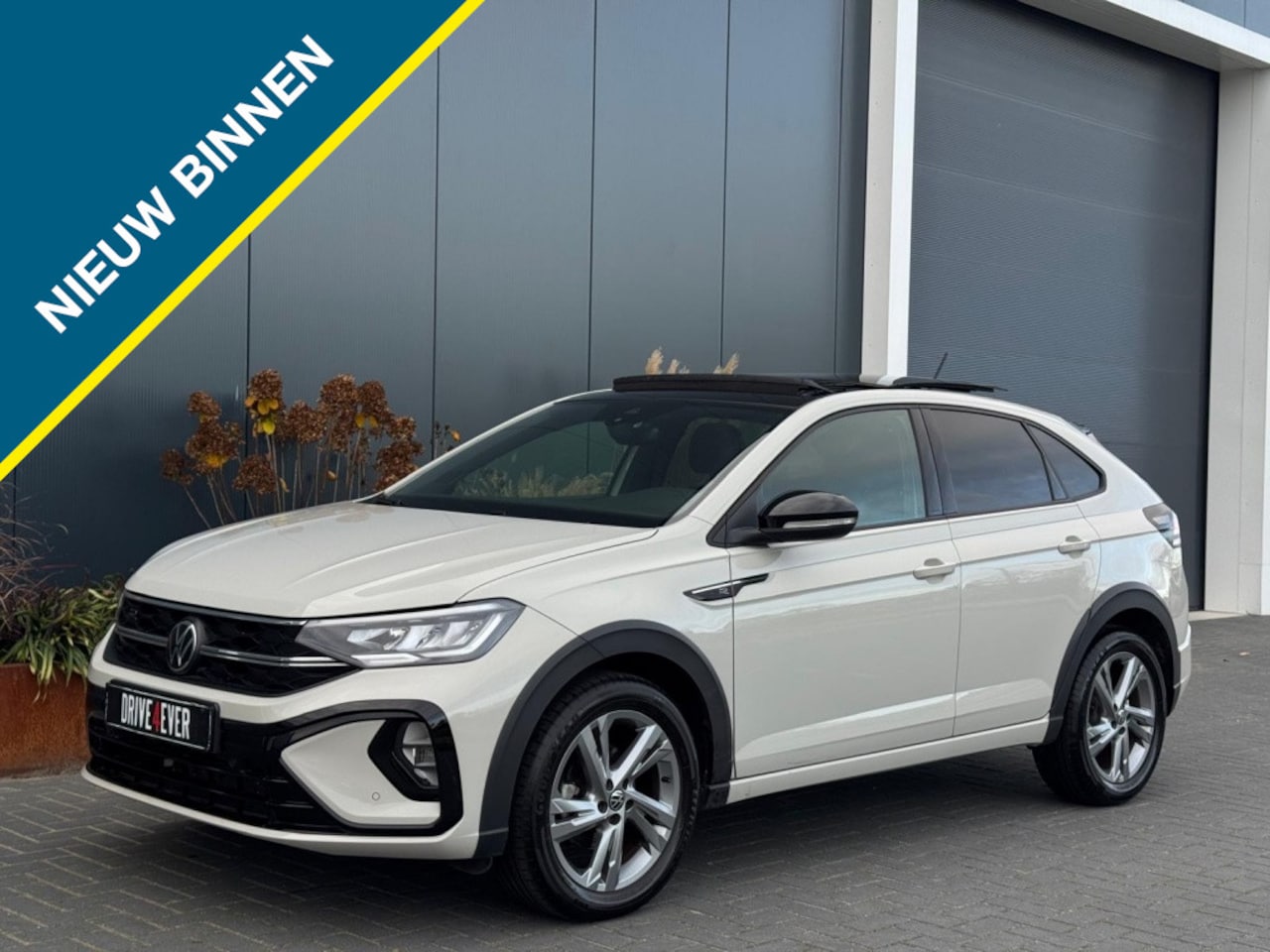 Volkswagen Taigo - 1.0 TSI R-Line m24 FULL PANO APPLE CARPLAY LED SPORTVELGEN - AutoWereld.nl