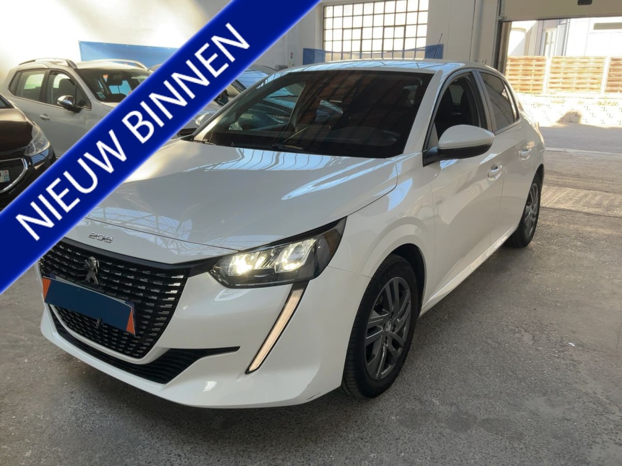 Peugeot 208 - 1.2 PureTech Active ** 21.428 KM ** Airco ** cruise ** NAVI ** - AutoWereld.nl