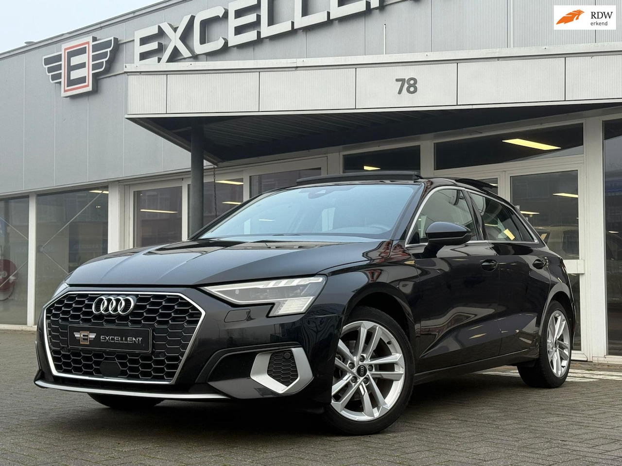 Audi A3 Sportback - 35 TFSI Pro Line | Panoramadak - AutoWereld.nl